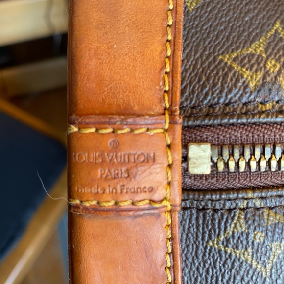 Louis Vuitton Alma - Picture 3 of 16